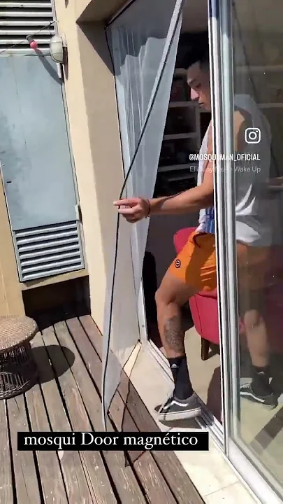 Mosqui Door malla mosquitera magnetica protección insectos en puertas 1